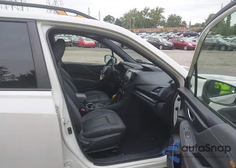 2022 Subaru Forester Wilderness z USA, uszkodzony, nr VIN JF2SKAMC4NH427821